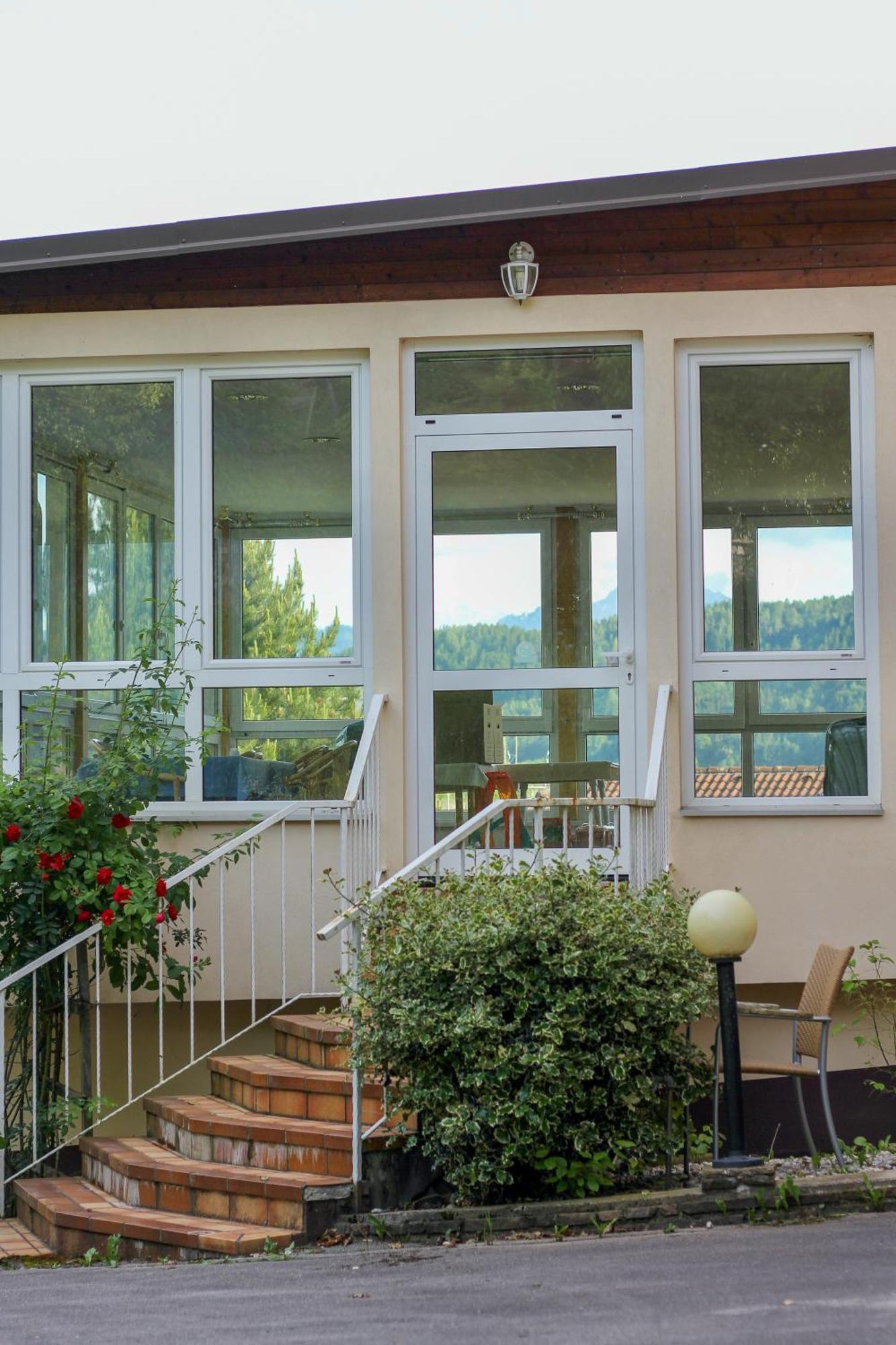 Self-Check In Apartmenthotel Seeglueck Portschach am Woerthersee Ngoại thất bức ảnh