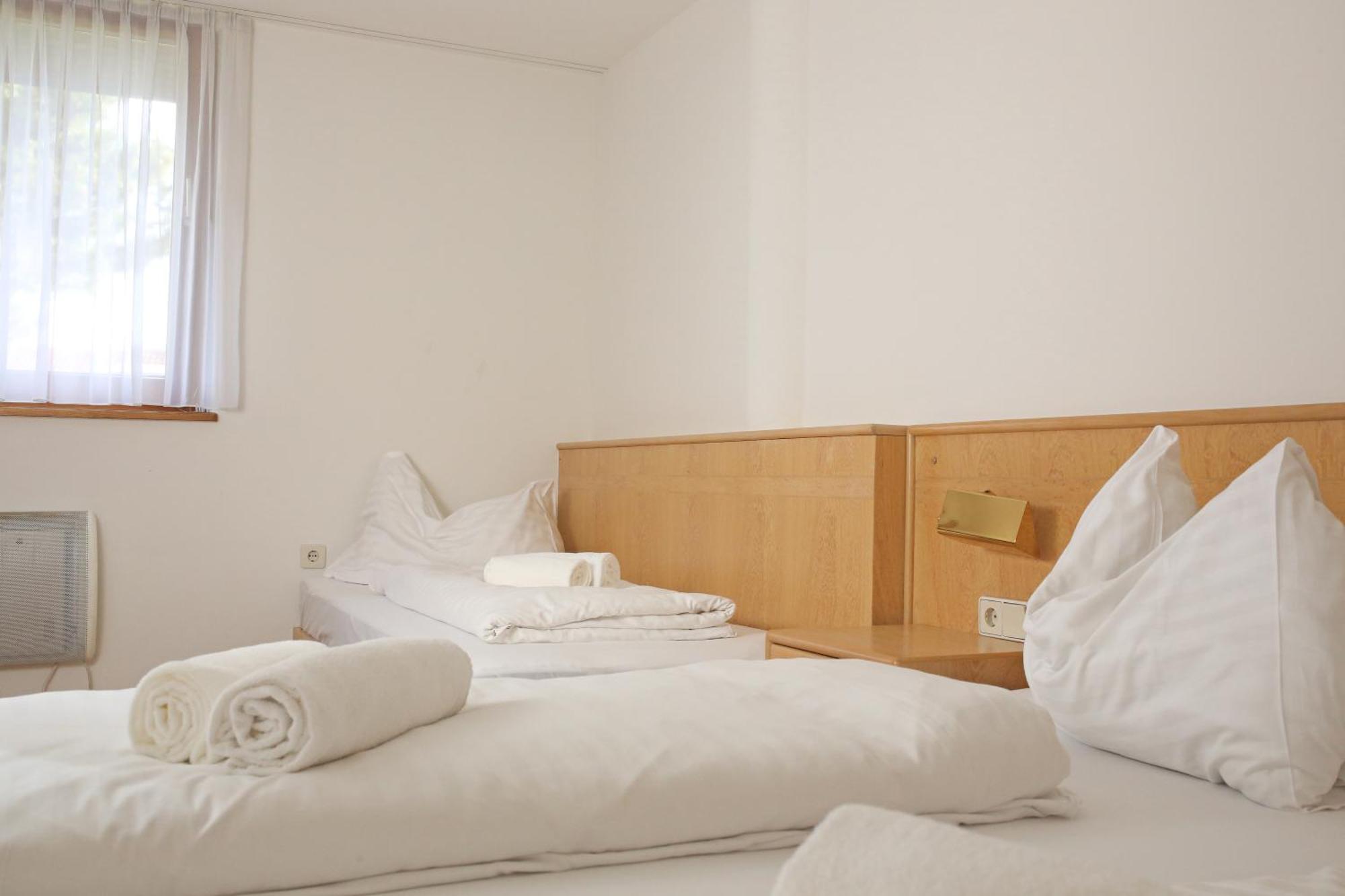 Self-Check In Apartmenthotel Seeglueck Portschach am Woerthersee Ngoại thất bức ảnh