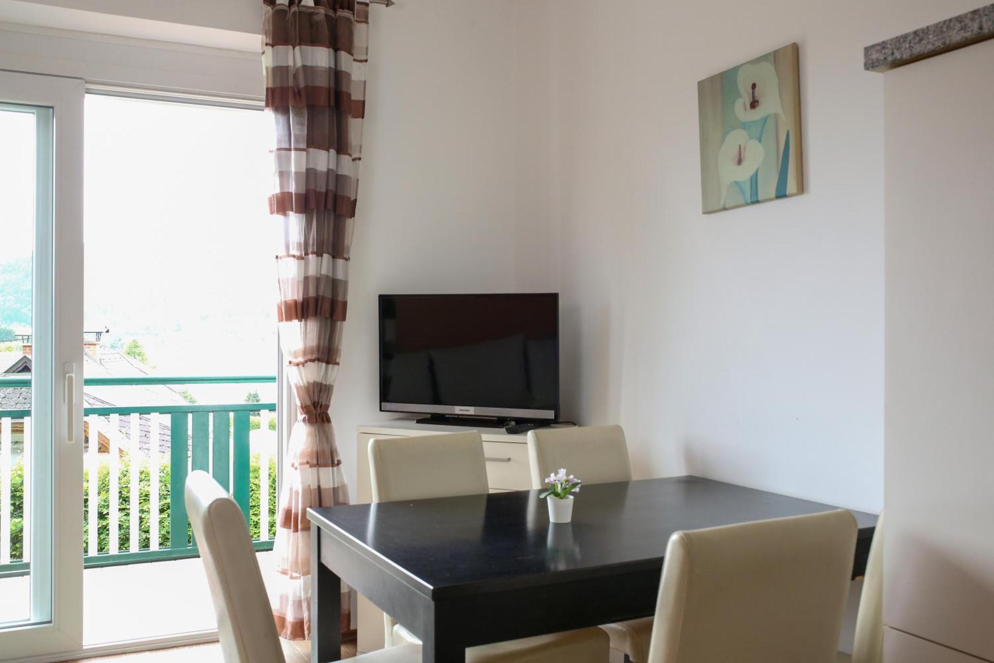 Self-Check In Apartmenthotel Seeglueck Portschach am Woerthersee Ngoại thất bức ảnh
