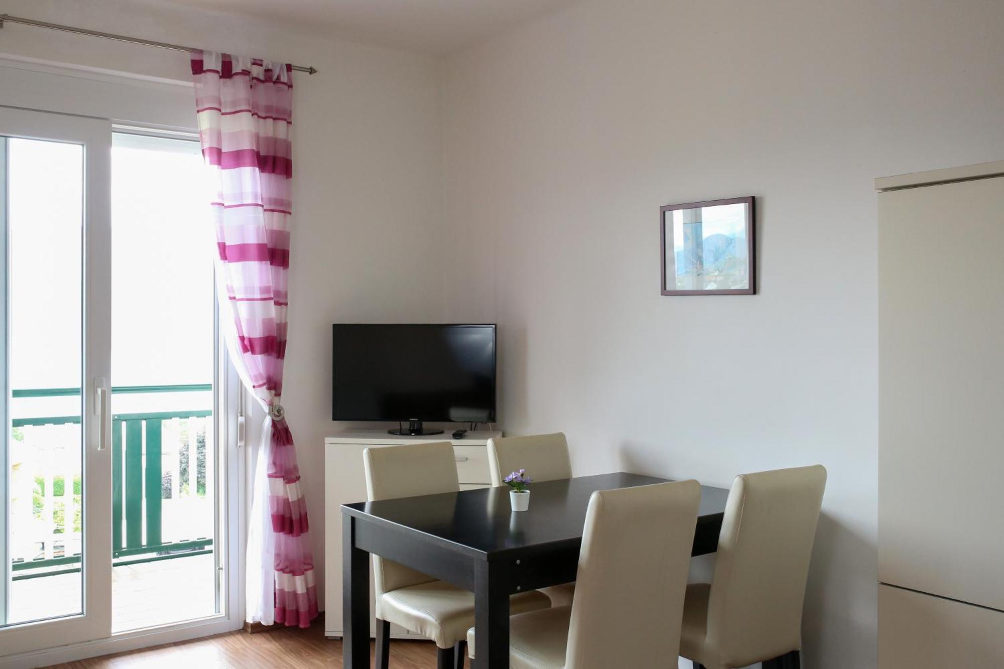 Self-Check In Apartmenthotel Seeglueck Portschach am Woerthersee Ngoại thất bức ảnh