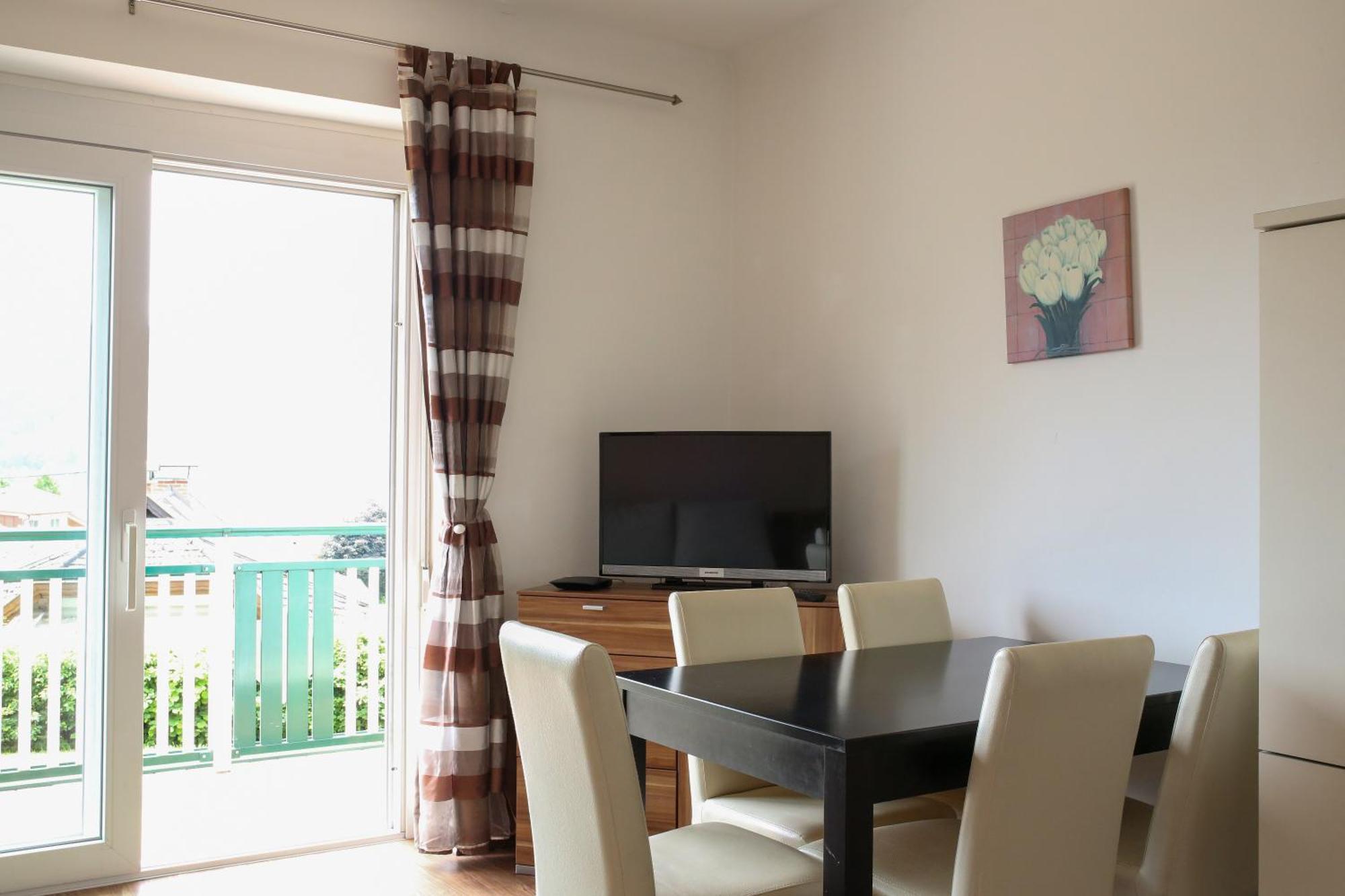 Self-Check In Apartmenthotel Seeglueck Portschach am Woerthersee Ngoại thất bức ảnh