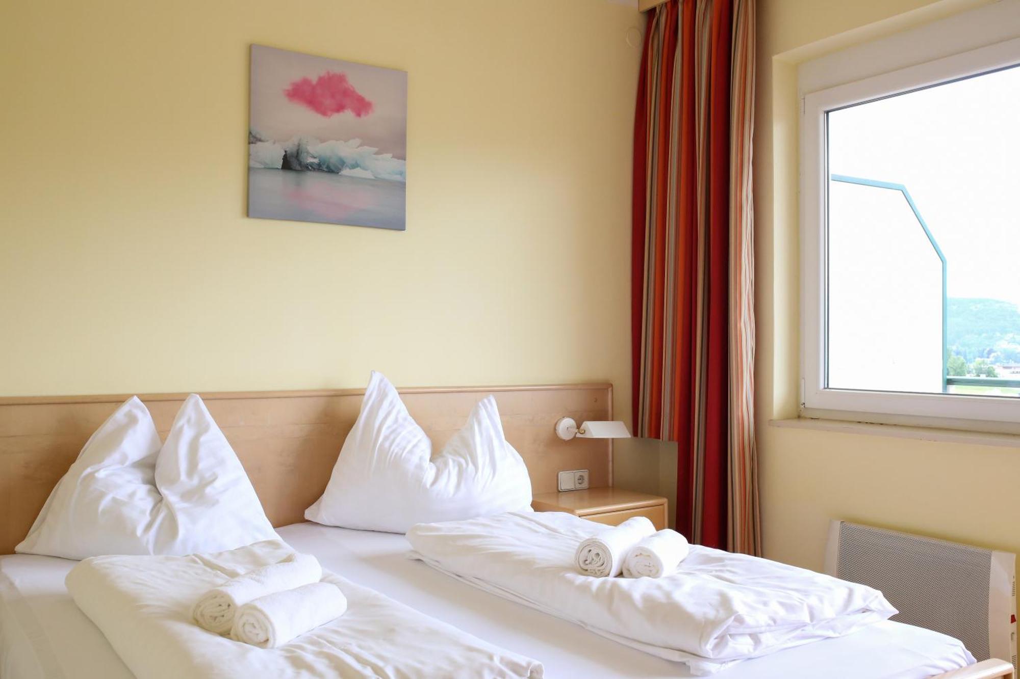 Self-Check In Apartmenthotel Seeglueck Portschach am Woerthersee Ngoại thất bức ảnh