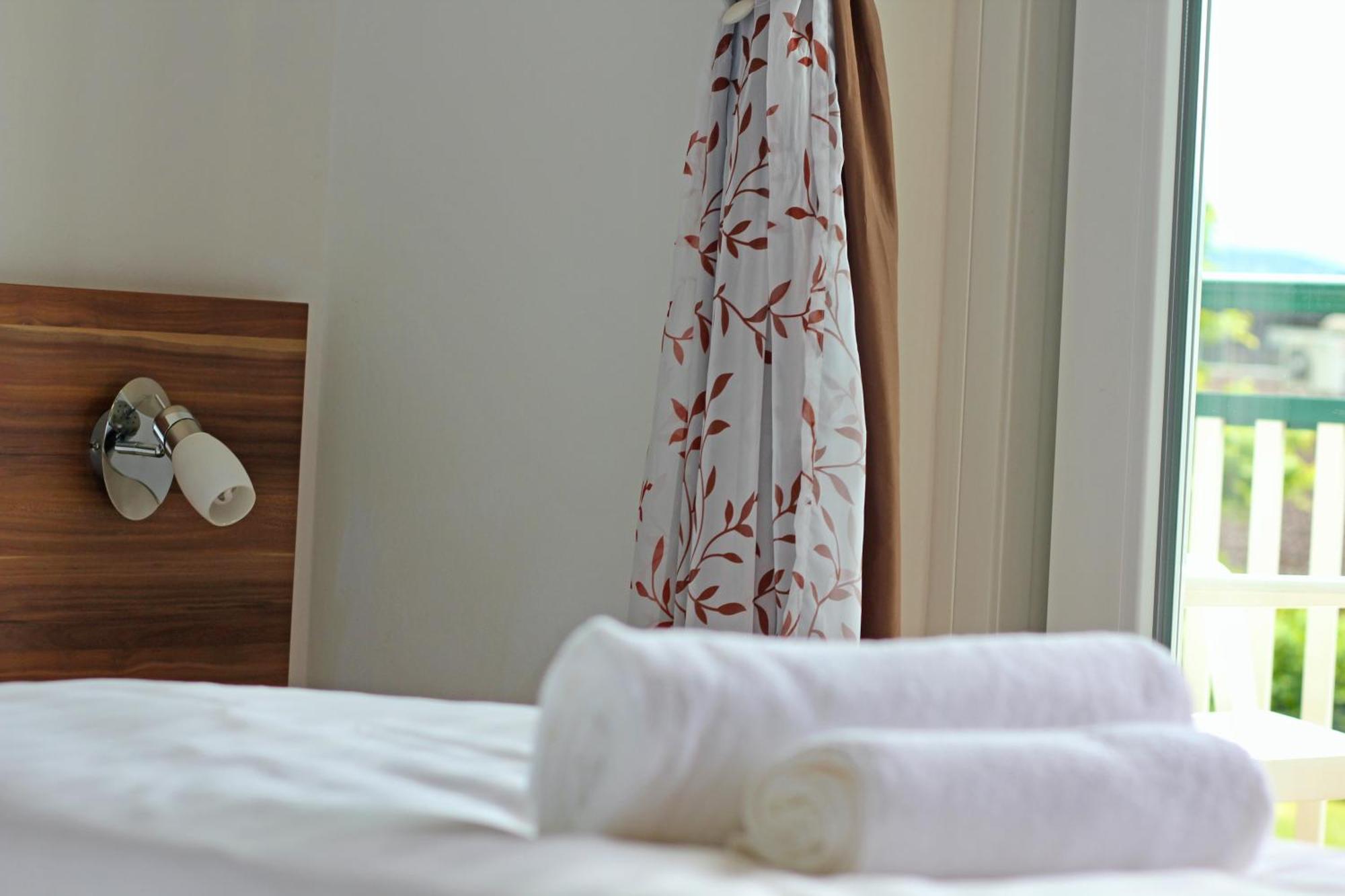 Self-Check In Apartmenthotel Seeglueck Portschach am Woerthersee Ngoại thất bức ảnh
